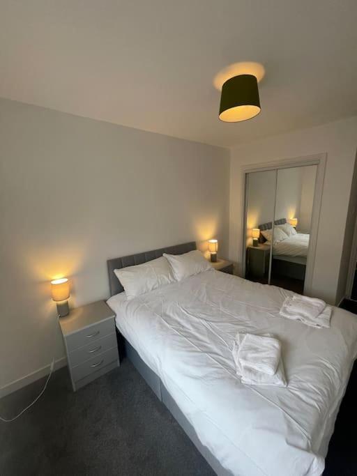 Modern 2 Bedroom City Apartment Glasgow Exterior photo