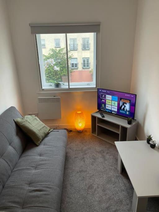 Modern 2 Bedroom City Apartment Glasgow Exterior photo