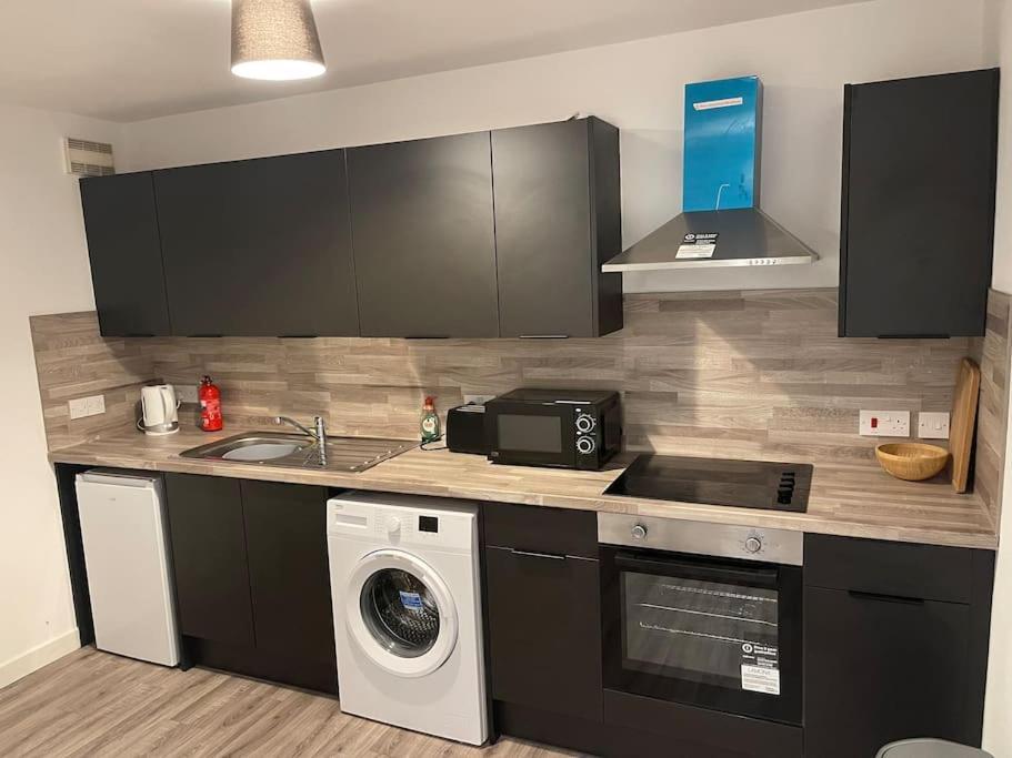 Modern 2 Bedroom City Apartment Glasgow Exterior photo